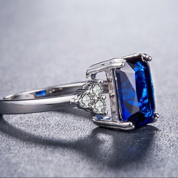 New Gorgeous 925 Silver Princess Cut Ring - Picture 4 of 5